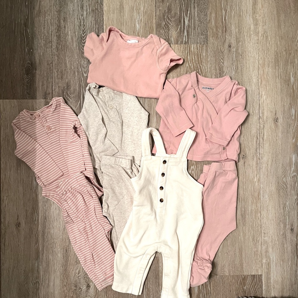 Old Navy Baby Girl Bundle: 3-6 months